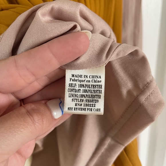 NWT cream and gold pleated skirt - Picture 4 of 4